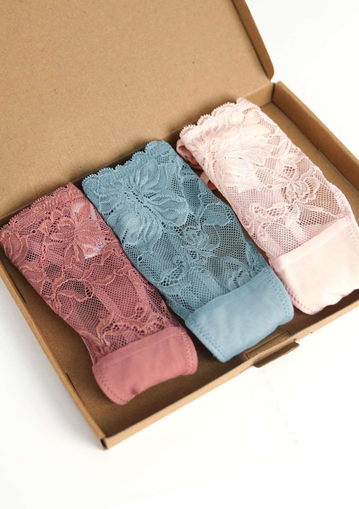 Pretty In Petals Breathable Sexy Lace String Thongs 3 Pack - HSIA